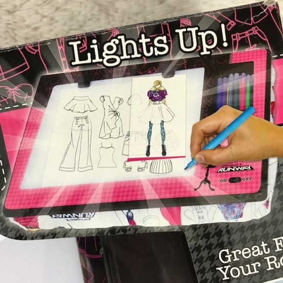 Project Runway Fashion Design Light-Box Lap Desk Set - Picture 2 of 16